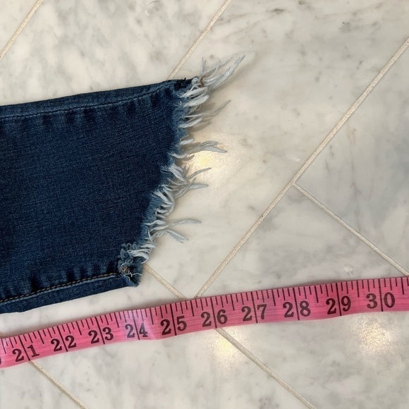 ARTICLES OF SOCIETY mid rise raw edge hem skinny cropped jeans size 26 - Picture 5 of 10